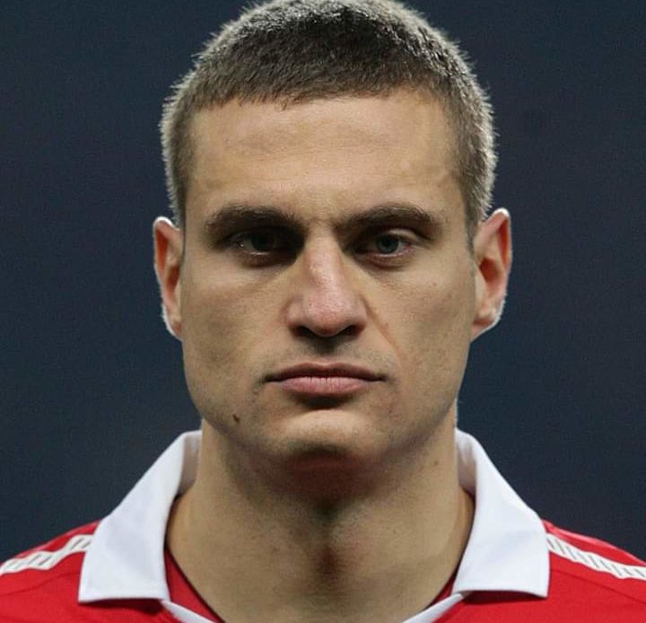 Ispred Van Dajka i Ferdinanda: Nemanja Vidić najbolji defanzivac u istoriji Engleske lige!