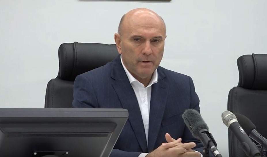 Carević donirao februarsku platu porodici Škrijelj