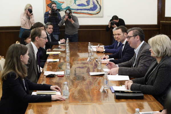 Vučić se sastao sa predstavnicima delegacije MMF-a