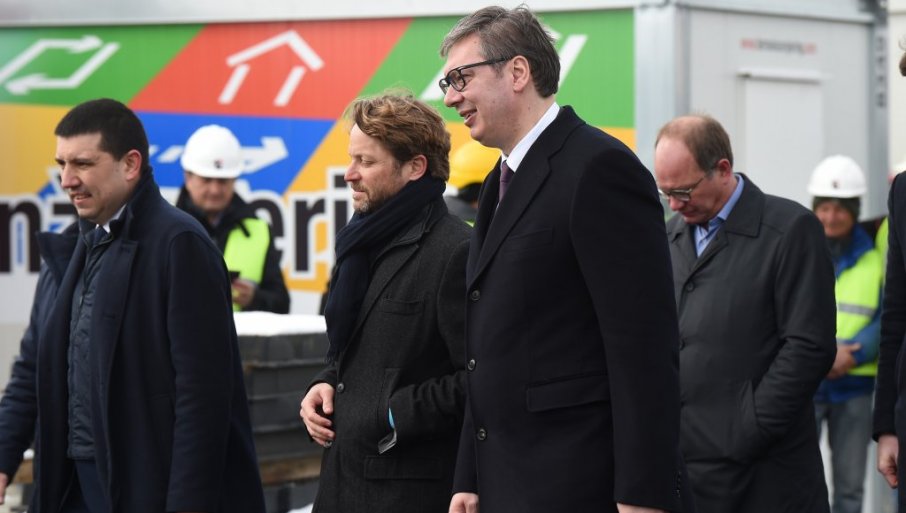 Vučić postavio kamen temeljac za fabriku u Valjevu: „U Valjevo se malo ulagalo ali sada otvaramo novu eru“