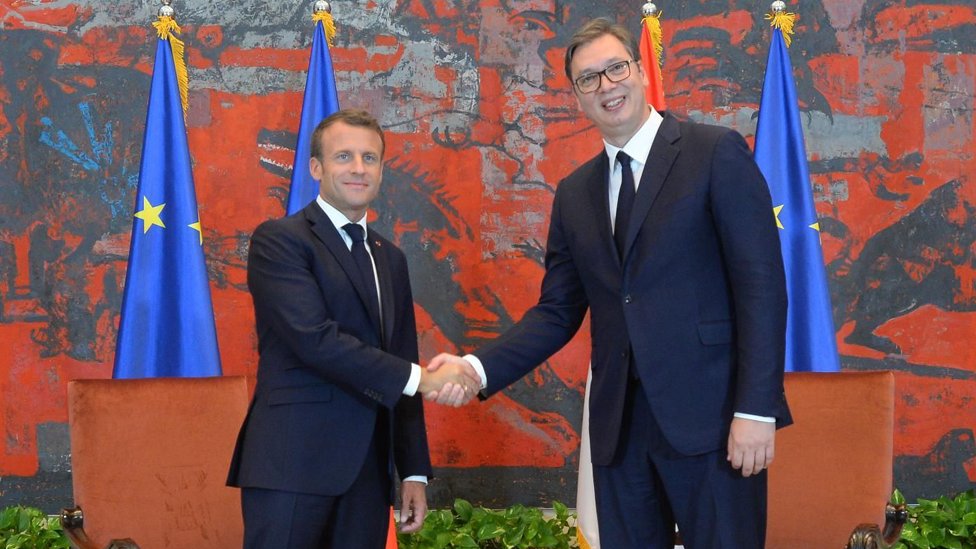 Vučić čestitao Makronu pobjedu: Vašim ponovnim izborom za predsjednika, uvjeren sam da će srpsko-francuski odnosi da dosegnu nove granice