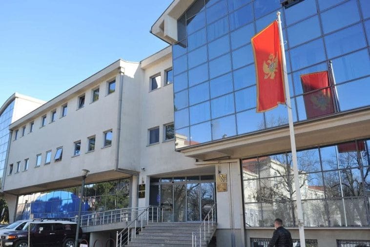 Ministarstvo saopštilo: Đaci sjutra mogu u klupe