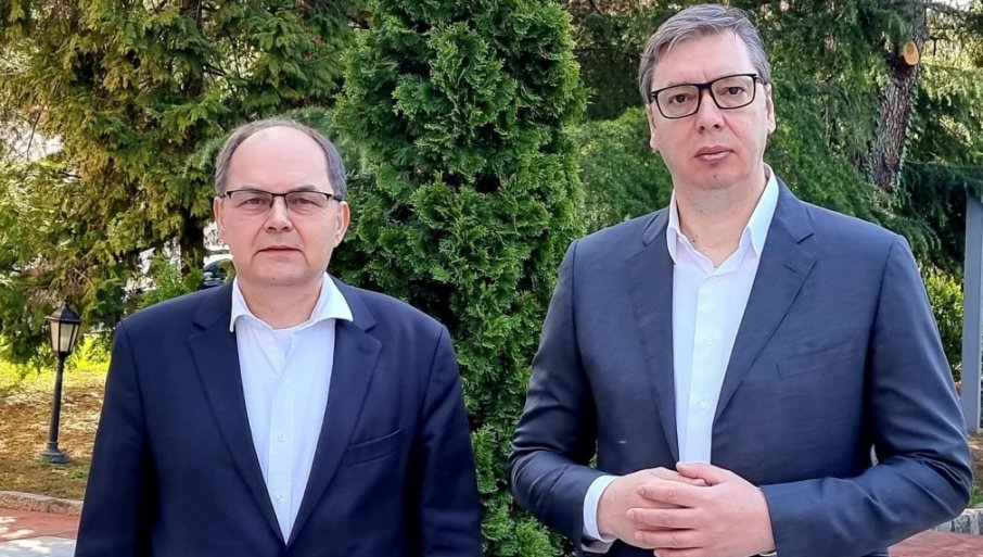 Vučić sa Šmitom: Očuvanje mira u BiH i regionu od presudnog značaja za ekonomski napredak Zapadnog Balkana!