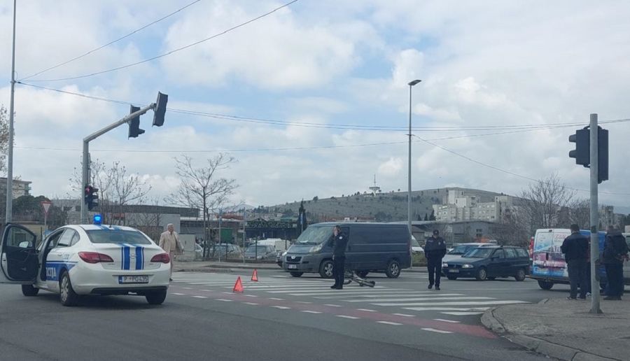 Saobraćajna nezgoda na Zabjelu: Automobil oborio biciklistu