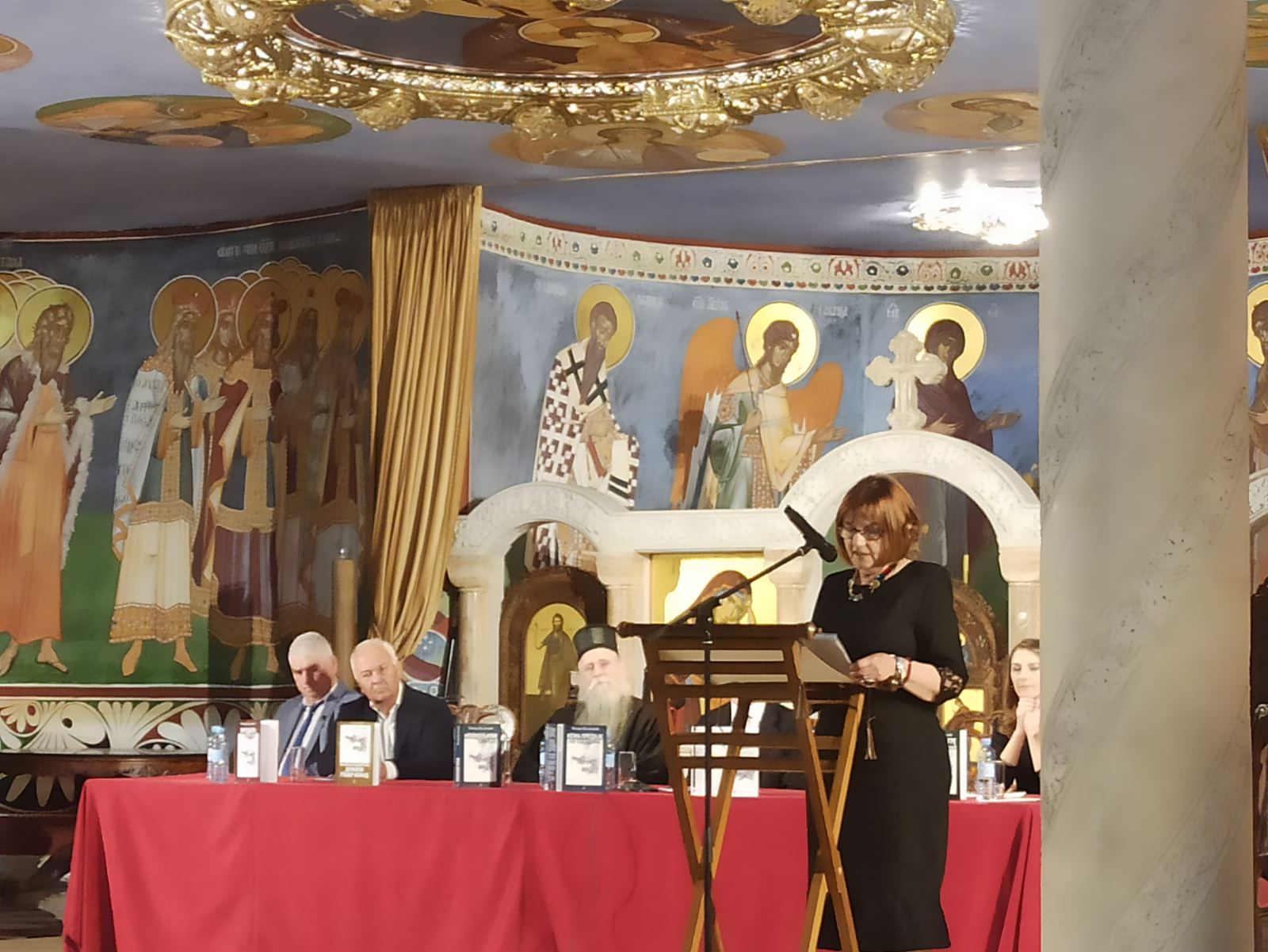 U hramu Hristovog vaskrsenja u Podgorici predstavljene knjige pokojnog predsjednika Momira Bulatovića: Ostao je vjeran svom narodu i Kosmetu do kraja! (FOTO)
