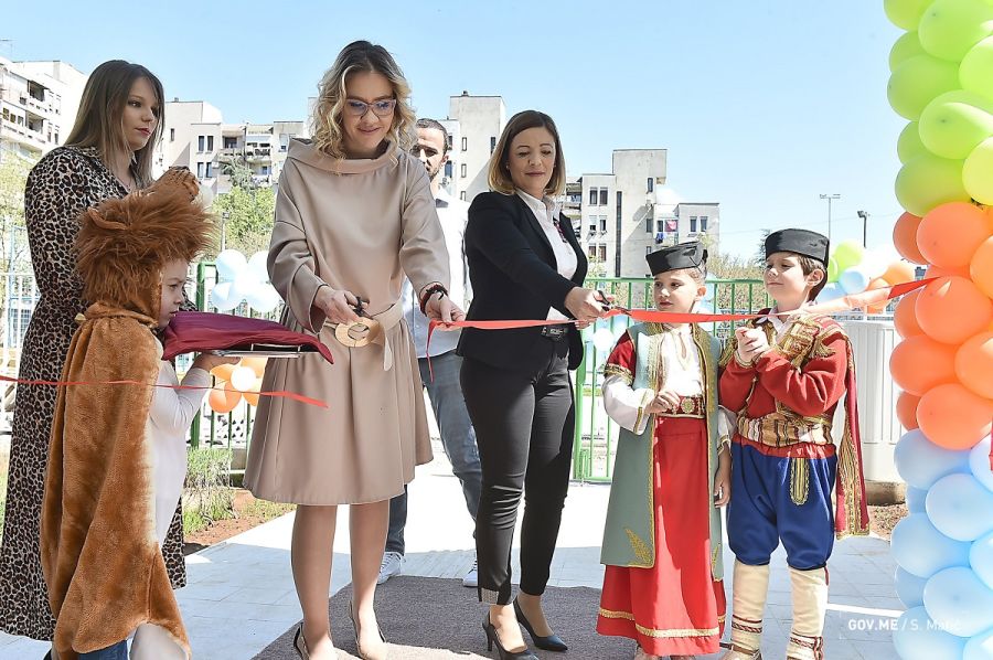 Ministarka Bratić otvorila vrtić u Bloku 6 u Podgorici