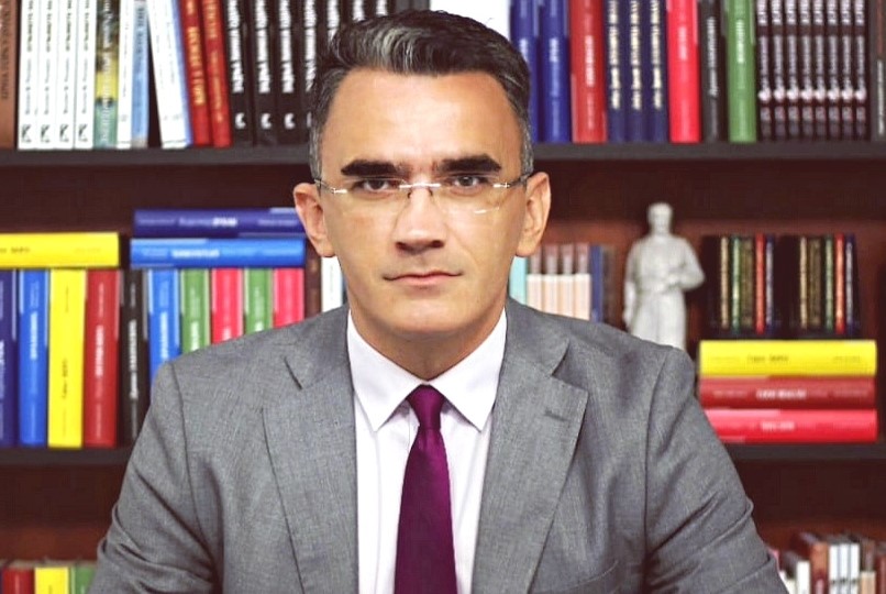 Leposavić čestitao Vaskrs: „Sa krsta se ne silazi, sa Njega skidaju“