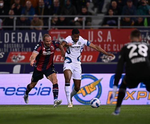 Radu poslije godinu stao na gol Intera i kiksao u Bolonji, po dva gola Lukića i Murijela u remiju u Bergamu
