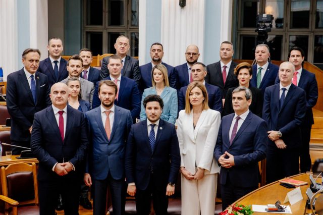 Ko poštuje više, poštuje i manje – ili je Vlada bez poštovanja