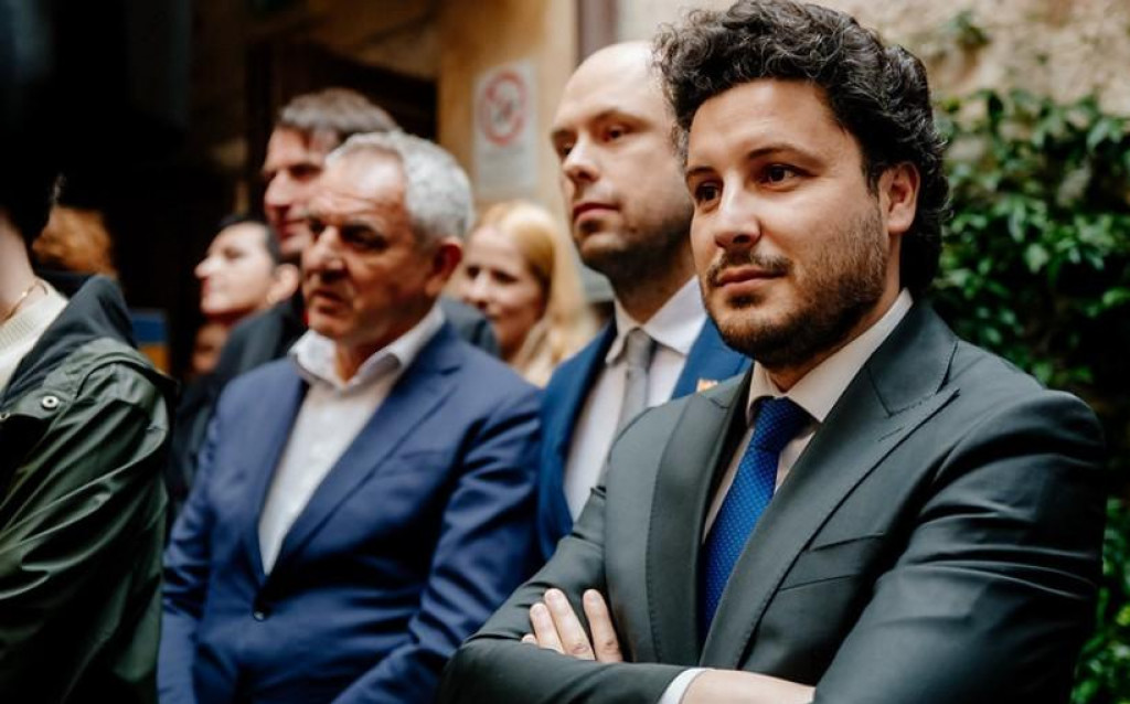Abazović: Crna Gora treba da razvija kulturnu diplomatiju i da se svugdje predstavlja kao kosmopolitska država