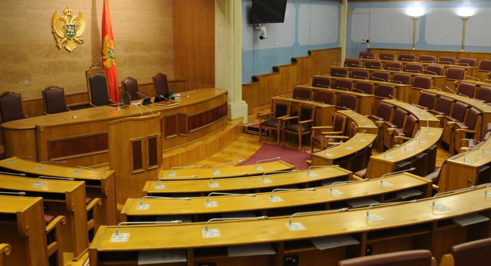 GDJE JE, ŠTA RADI GOSPODAR?