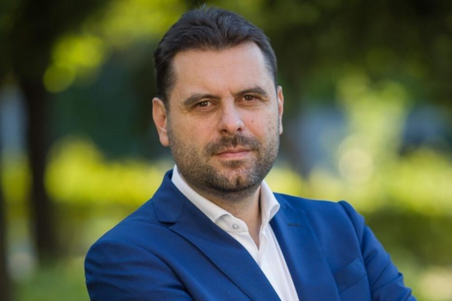 I partije manjinske vlade smatraju djecu nacionalističkim provokatorima: Vujović iz SDP-a jučerašnji događaj nazvao „vapaj za apostolima“!
