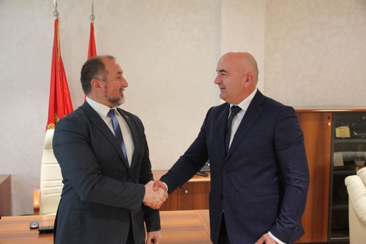 Stijović predao dužnost Jokoviću, poželio mu uspjeh u radu