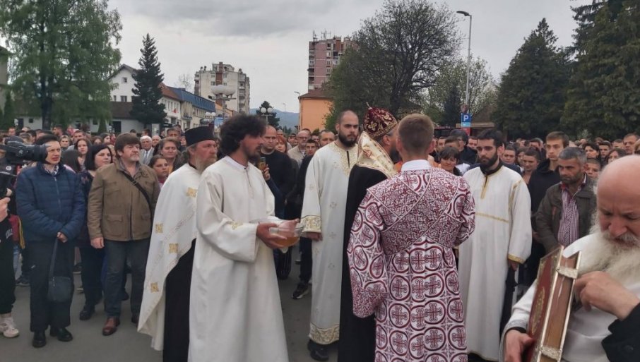 Nikad brojnija Đurđevdanska litija: Hiljade ljudi na ulicama Berana