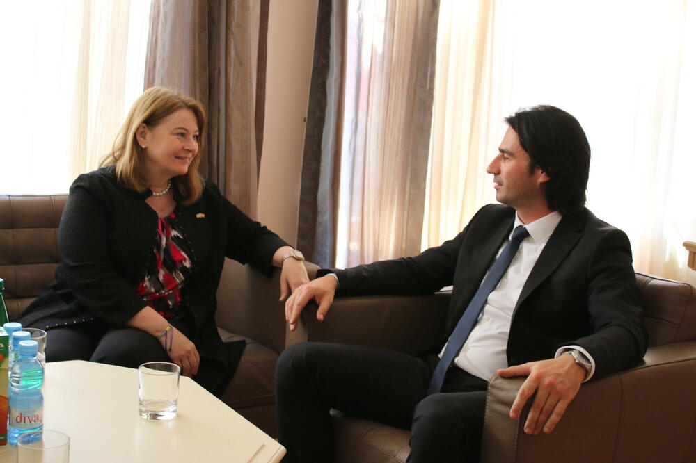 Ministar Kovač sa ambasadorkom SAD Džudi Rajzing Rajnke: SAD nastavljaju da podržavaju Crnu Goru na putu reformi