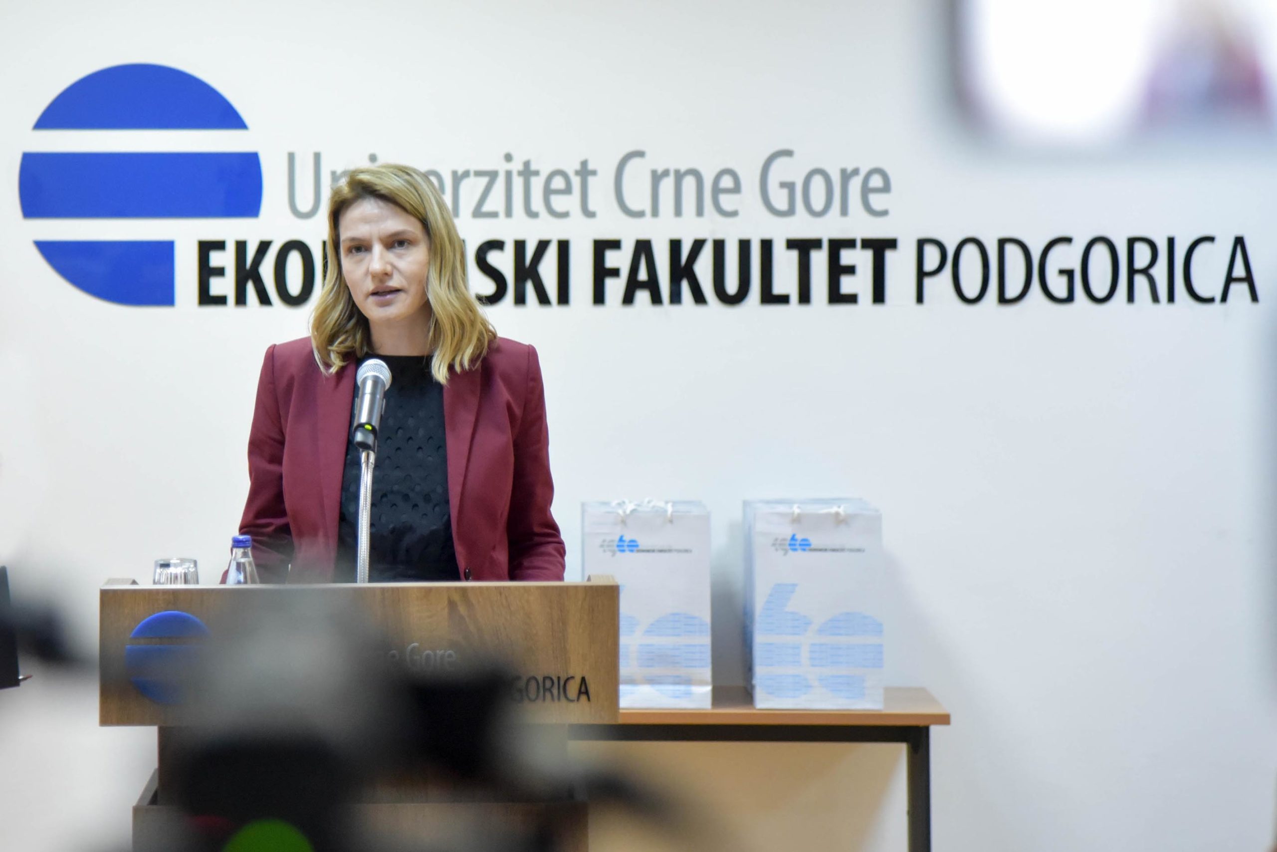 Obilježene 62 godine Ekonomskog fakulteta: Dekan i predsjednica Privredne komore uručili nagrade najboljim studentima