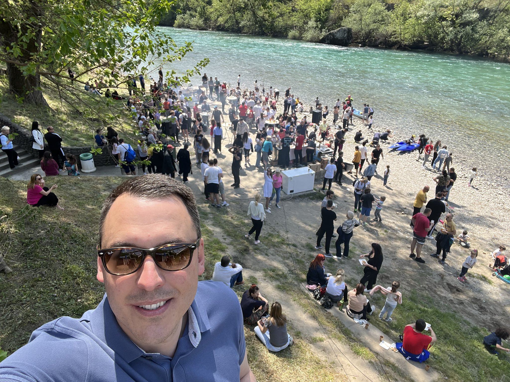 @Pioniri i zadovoljni radnici