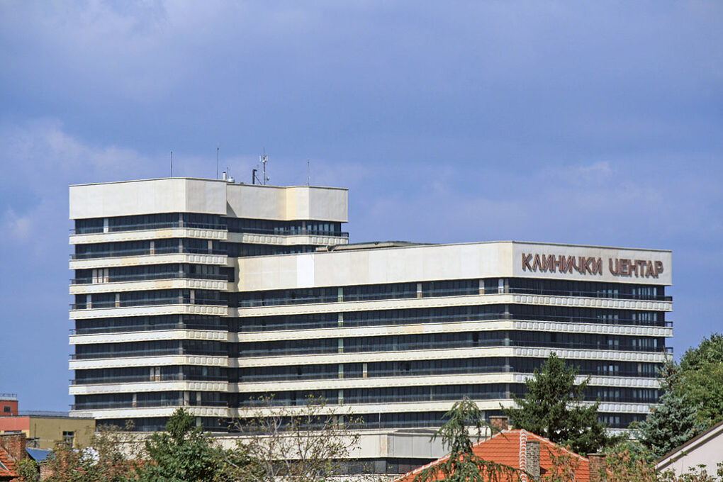 Tragedija u Beogradu: Pacijent izvršio samoubistvo skokom sa zgrade Kliničkog centra Srbije