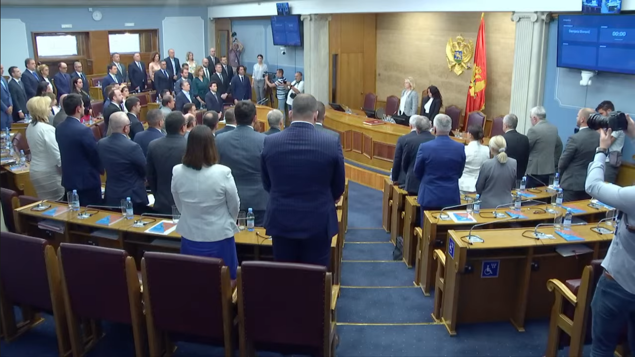 U Parlamentu: Poslanici i ministri minutom ćutanju odali počast Dušku Jovanoviću