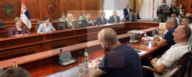 Brnabić se sastala sa predstavnicima sindikata Fijata: Protest radnika Fijata je odložen zbog razgovora
