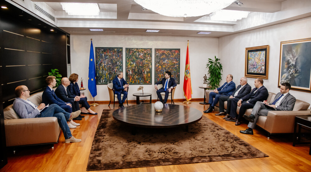 Abazović sa Dvorkovičem: Vlada otvorena za svaki vid saradnje sa FIDE
