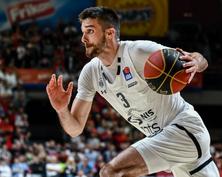 Partizan igra za ostanak u životu
