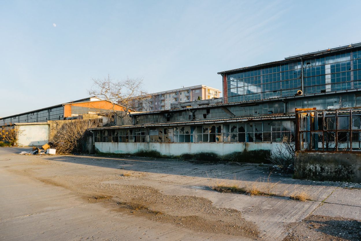 Zatvorene fabrike, radnička klasa uništena, a DPS i biznismeni haraju Crnom Gorom