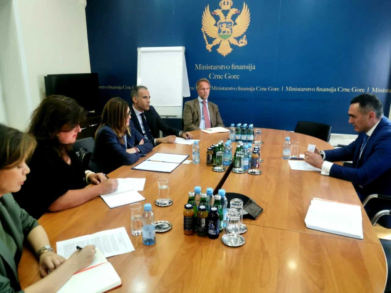 Sastanak Damjanovića i Oane Kristine Pope: Stabilne javne finansije primarne u izazovnom periodu