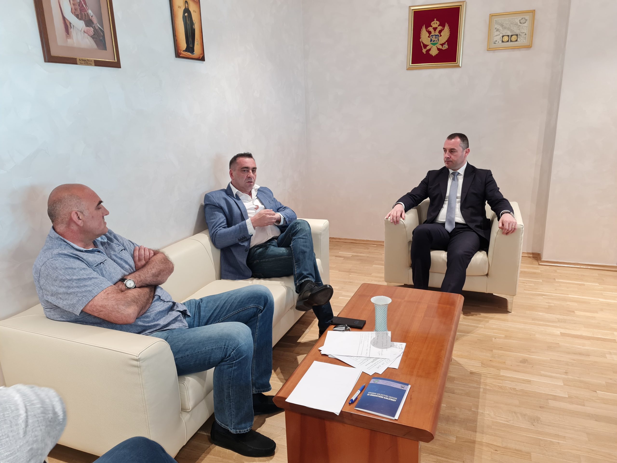 Ministar Šćekić razgovarao sa predstavnicima Sindikata zaposlenih u zdravstvu