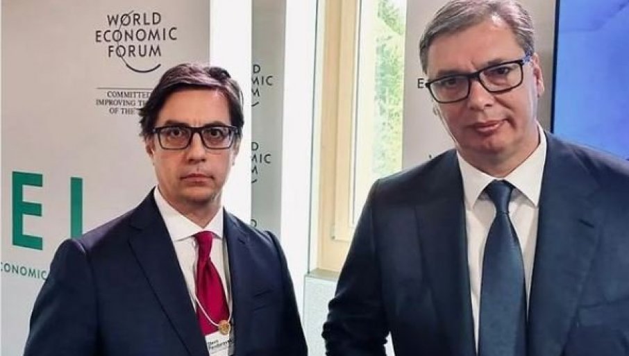 Vučić se sastao sa Pendarovskim u Davosu: Otvoreni Balkan i razvoj bratskih odnosa dvije zemlje u fokusu!