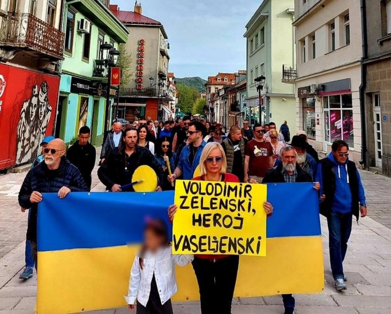Grupica Cetinjana nema dilemu: Volodimir Zelenski je heroj vaseljenski!