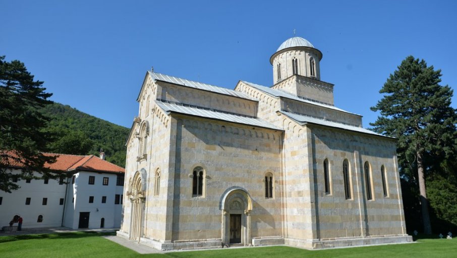 Manastir Visoki Dečani: U situaciji nepoštovanja sudskih odluka od strane Prištine, SPC upozorava međunarodne predstavnike na dodadni sistem zaštite