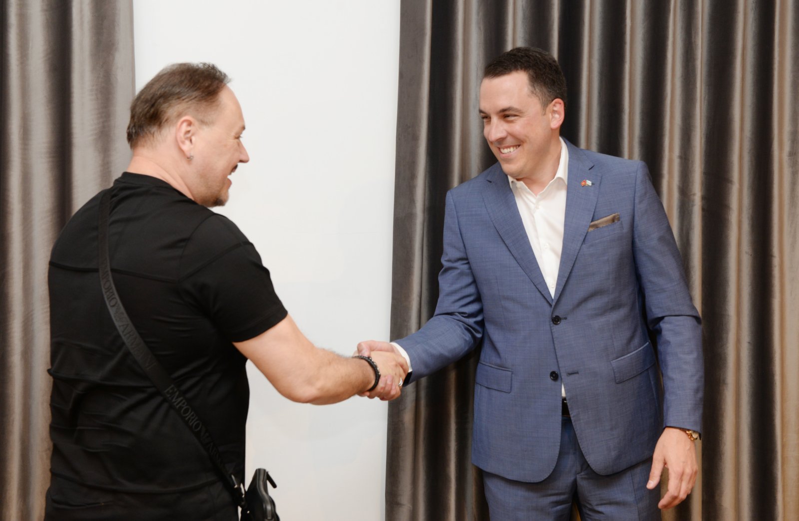 Samovolja Ivana Vukovića: Narodnim parama pomaže privatni biznis pjevača bliskog DPS-u koji ne živi u Crnoj Gori!