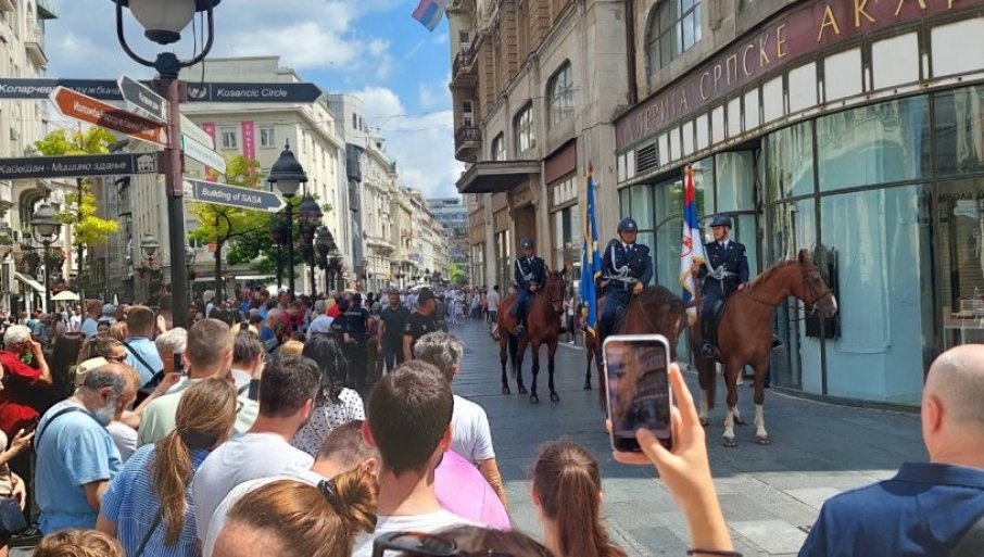 Svečani defile u Knez Mihailovoj povodom Dana unutrašnjih poslova