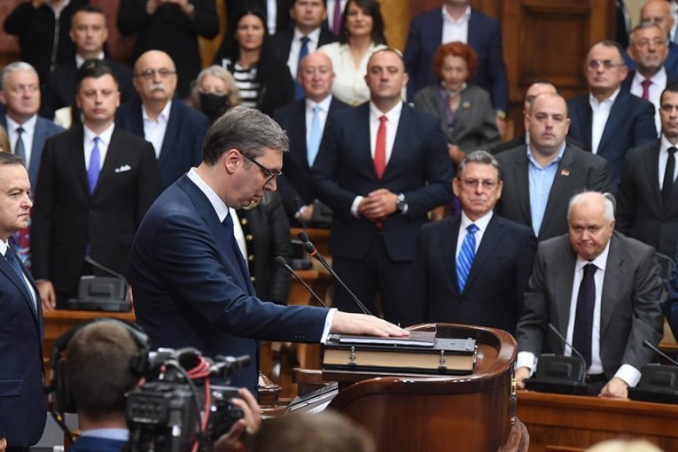 Posle polaganja zakletve se obratio Bogu: Aleksandar Vučić, jedini srpski predsjednik privržen tradiciji i vjeri od pada komunizma
