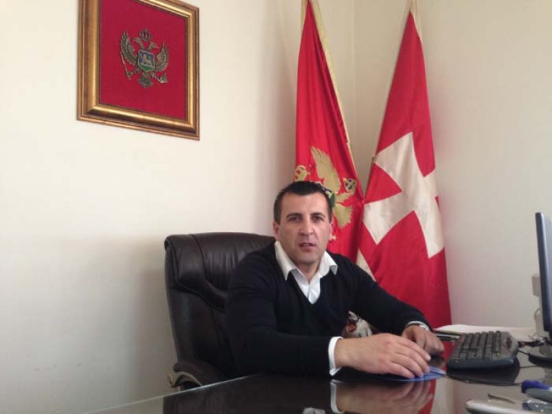 Tipično DPS-ovski: Izvršni direktor DOO „Komunalno“ Cetinje Saša Zvicer obezbijedio sebi 50.000 evra u slučaju otkaza!