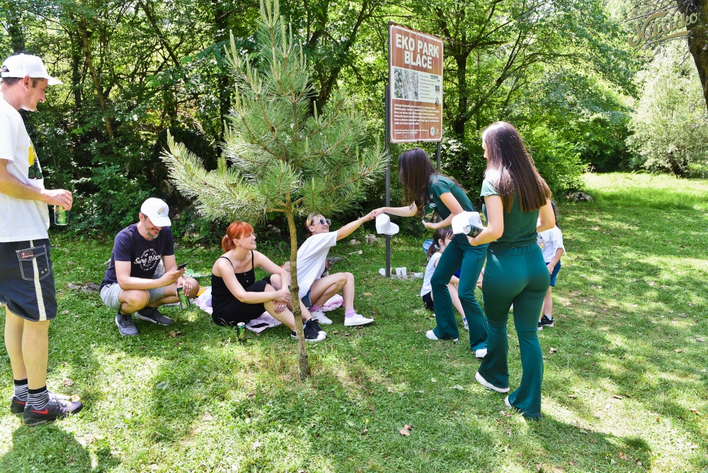 Zaposleni Pivare „Trebjesa“ i Društvo mladih ekologa uredili Eko park Blace