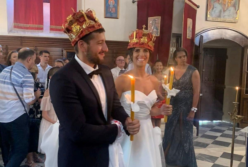 Srpska košarkašica se udala u Herceg Novom : Ana i Ilija vjenčali su se u manastiru Savina