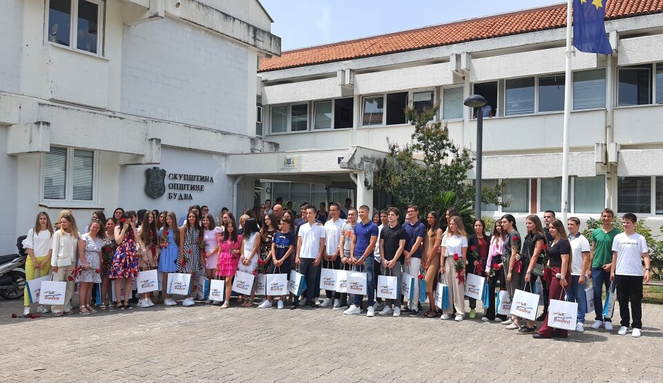Budva: Opština nagradila najbolje đake