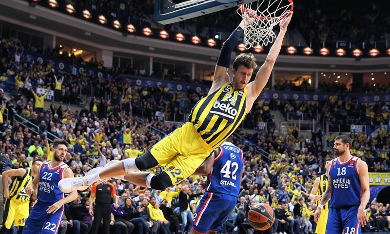 Veseli se oprostio od Fenerbahčea: Češki centar se seli u Barselonu