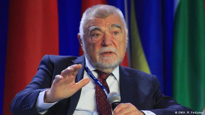 Srpska diplomatija rastužila počasnog građanina Podgorice Stjepana Mesića: Nije dobro što su neke države povukle priznanje tzv. Kosova!