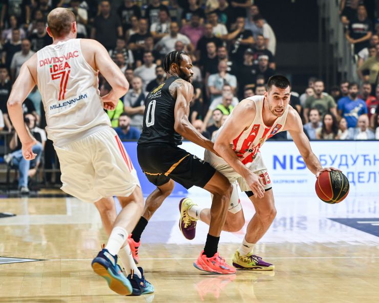 Radonjić: Parket klizav, možda da sjutra treniramo na ledu