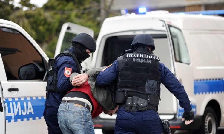 Velika policijska akcija u Srbiji: Palo devet pripadnika kriminalne grupe, među njima visokorangirani funkcioneri Vojske!