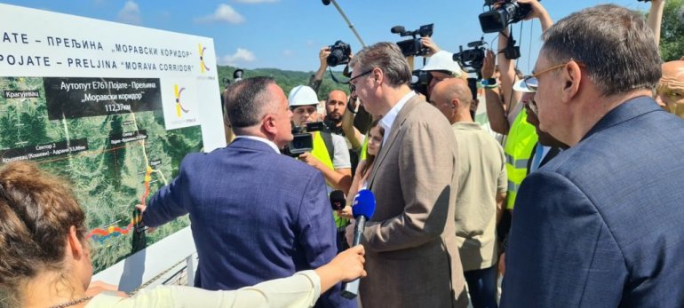 Vučić na otvaranju aerodroma Rosulje: Bezuslovno smo vjerovali u letenje i u svoje snove