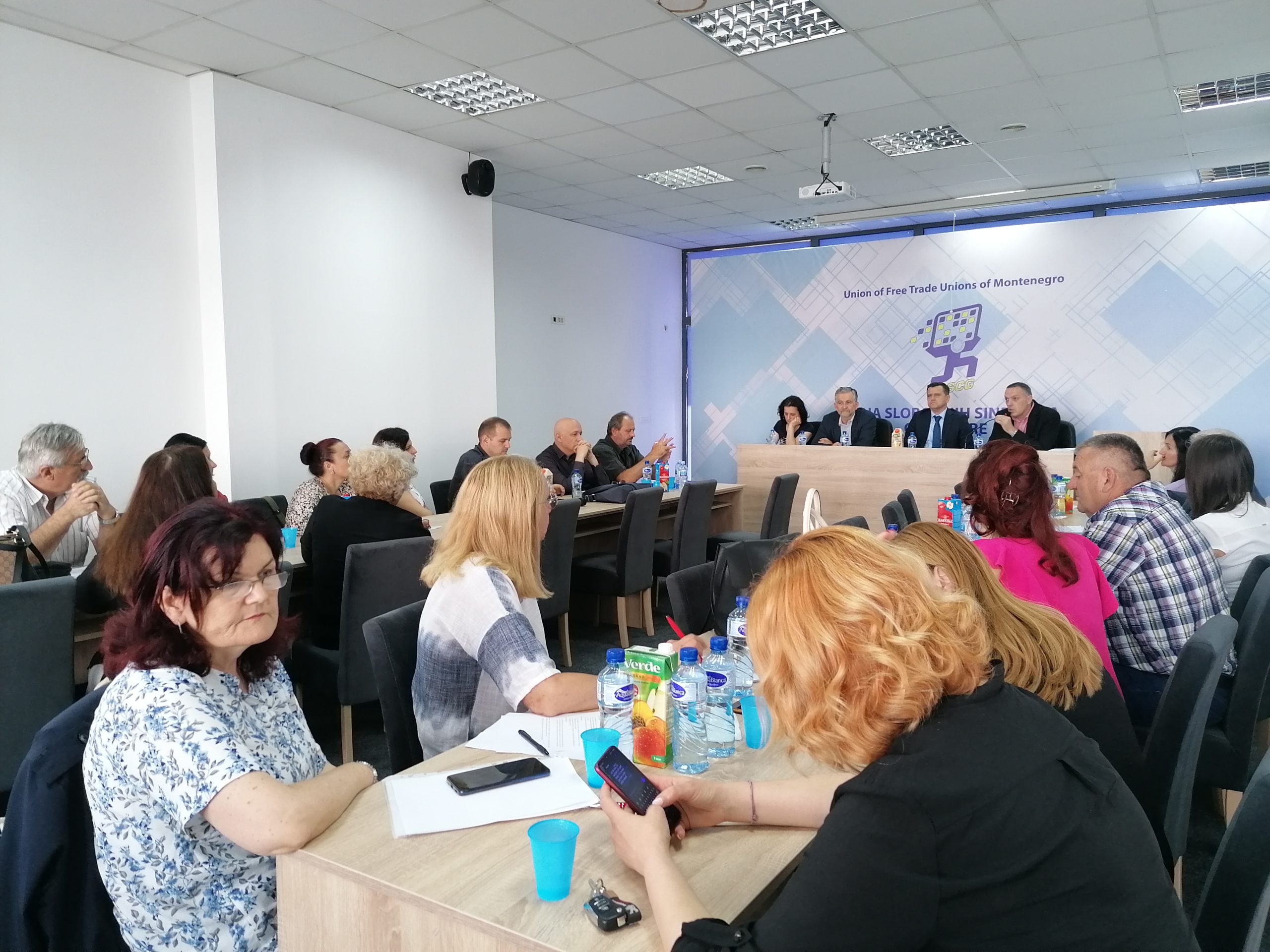Sastanak ministra prosvjete sa predstavnicima Sindikata prosvjete Crne Gore: Cilj SPCG-a poboljšanje materijalnog i ekonomskog položaja prosvjetnih radnika