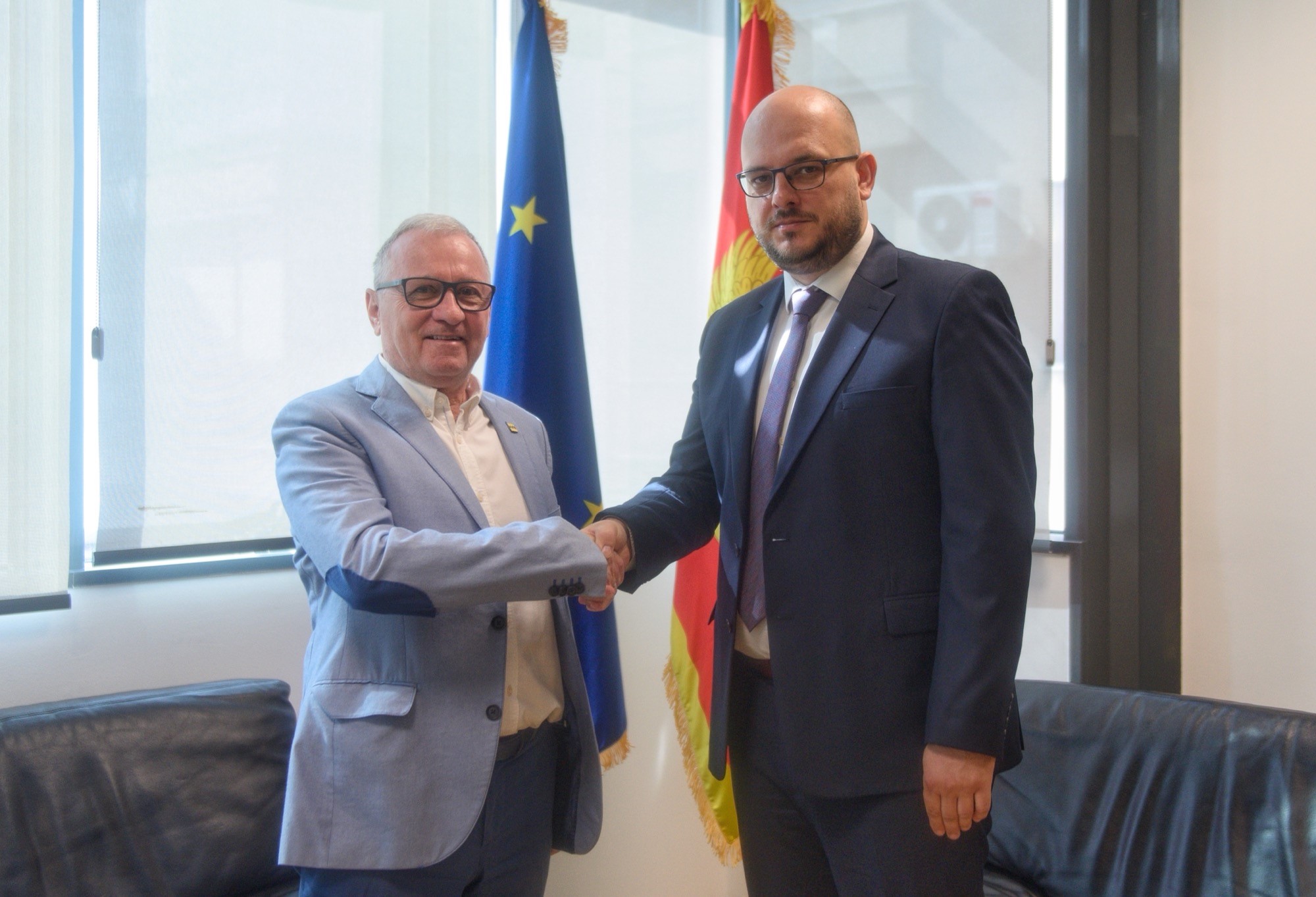 Ministar Adrović sa regionalnim koordinatorom organizacije „Help“: Pružili ste značajnu podršku Crnoj Gori i regionu
