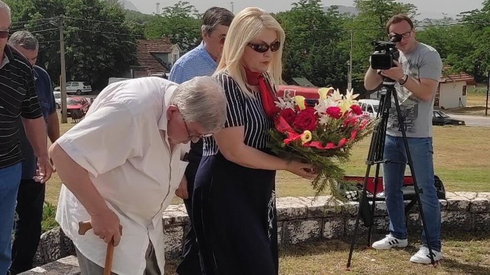 Uz podršku SNP-a: Na čelu žirija 13. julske nagrade izabrali koordinatorku Crnogorskog pokreta i odbornicu DPS-a koja juriša na srpski narod i SPC!