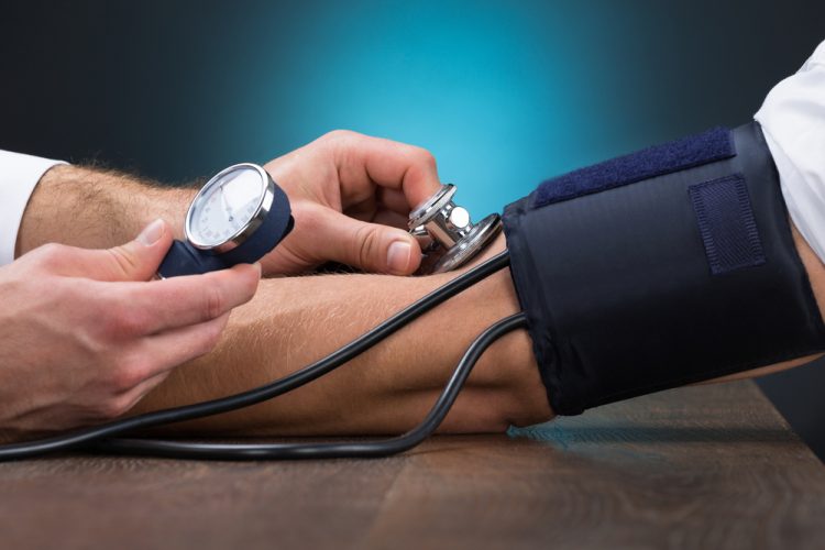 Studija: Hipertenzija povećava rizik od teškog oblika omikrona