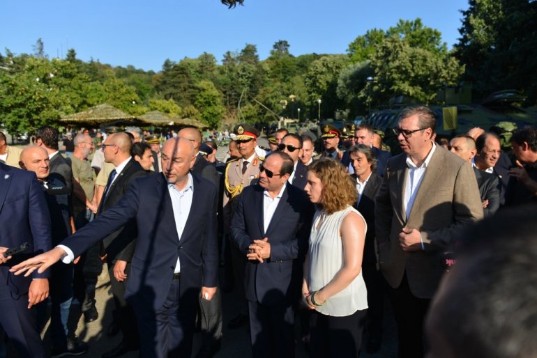 Vučić pokazao El Sisiju srpsko naoružanje: Svi su zainteresovani za naše oružje!
