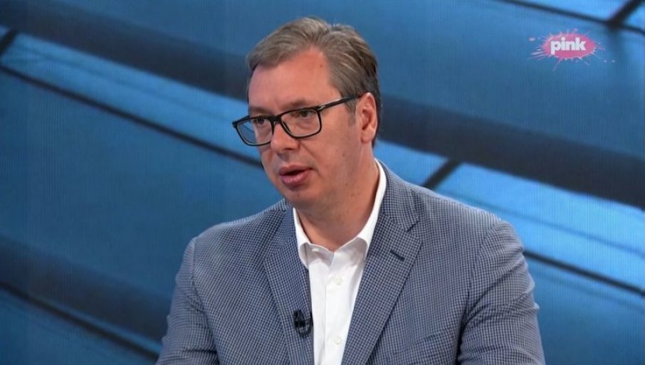 Vučić za TV Pink: Penzije do januara veće za 20 odsto, a prosječna plata oko 725 evra!